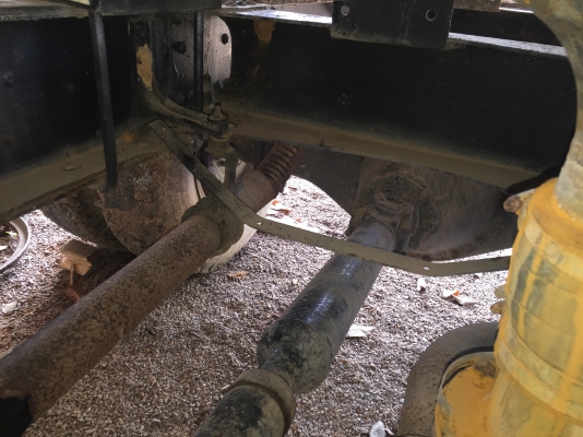 รถบรรทุกน้ำ6ล้อ160แรง พร้อมใช้...เล่มพร้อม ภาษีไม่ขาด เล่มถูกต้องโอนไดัเลยเครืีองสวยแห้งคัสซีสวย ถังสวย...