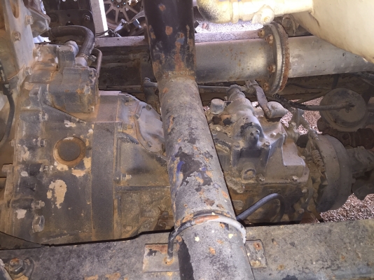 รถบรรทุกน้ำ6ล้อ160แรง พร้อมใช้...เล่มพร้อม ภาษีไม่ขาด เล่มถูกต้องโอนไดัเลยเครืีองสวยแห้งคัสซีสวย ถังสวย...