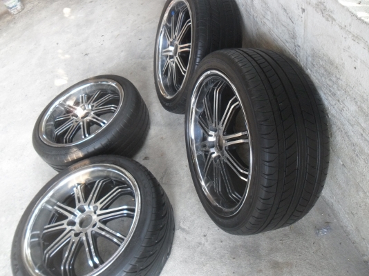 ล้อแม็ก18นิ้ว 5รู114 พร้อมยาง สวยๆ 4 ล้อ ราคา 8900 บาท ล้อแม็ก18นิ้ว 5รู114 พร้อมยาง สวยๆ 4 ล้อ ราคา 8900 บาท