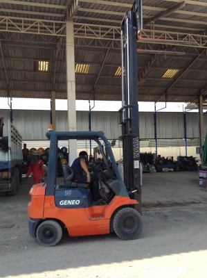 +++ ขายโฟล์คลิฟท์  TOYOTA 7FD15  ขนาด  1.5  ตัน  เครื่องยนต์ดีเซล  เสา 4  เมตร  เกียร์ธรรมดา  งา 1,070  มม.  ยางลมครับ