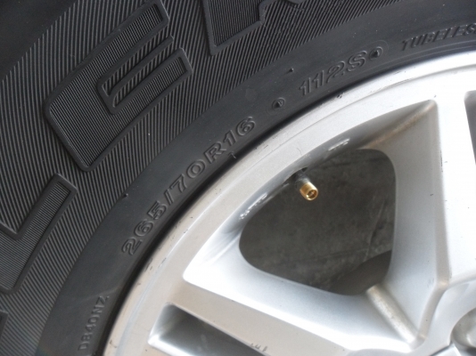 ล้อแม็ก 16นิ้ว 6รู อีซูสุ พร้อมยาง สวยๆ 4 ล้อ ราคา 7700 บาท ล้อแม็ก 16นิ้ว 6รู อีซูสุ พร้อมยาง สวยๆ 4 ล้อ ราคา 7700 บาท