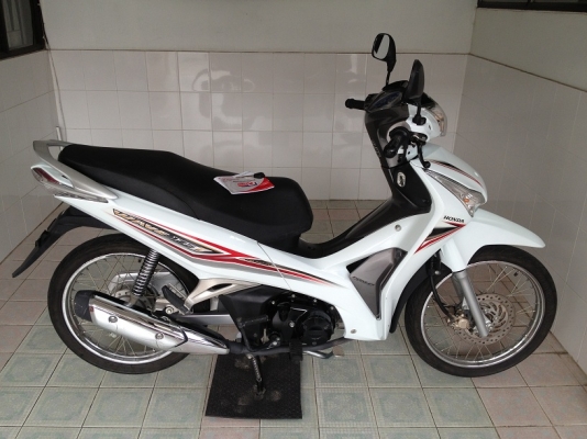 Wave125i รถบ้าน ใช้น้อย วิ่ง8000 ปี57 (ของแถม 4 รายการ)