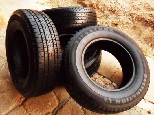 ยางกระบะขอบ15 ไฟร์สโตน215-70-R15ลงพื้นปี13(4เส้น2,400บ)