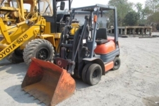 ขาย รถตัก หิน ดิน ทราย เครื่องสวย สภาพดี Toyota รุ่น 7