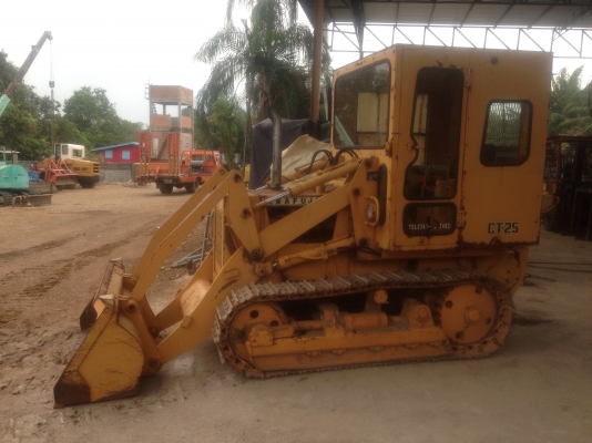 ขายรถแทรกเตอร์ ติดวินส์ลากไม้