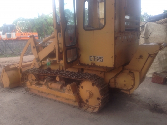 ขายรถแทรกเตอร์ ติดวินส์ลากไม้