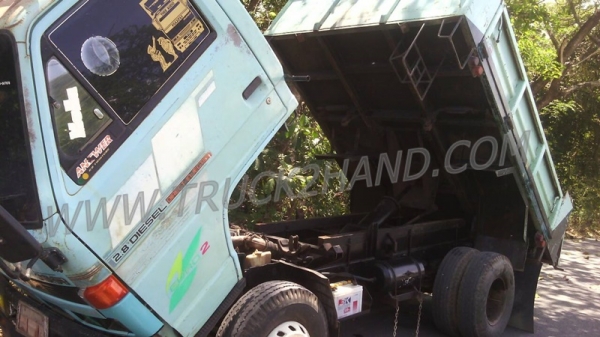 ISUZU NKR 55EU5 กระบะดั้ม  88เเรงม้า   กระบะดั้ม 3 คิว