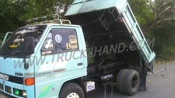 ISUZU NKR 55EU5 กระบะดั้ม  88เเรงม้า   กระบะดั้ม 3 คิว