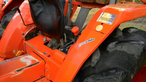 ขายรถไถ KUBOTA L2808  สภาพดีเดิมๆ พร้อมดันหน้า