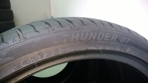ยาง 245/35/20 ปี13 1ชุด.