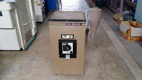 เครื่องขัดข้าวขาวเก่าญี่ปุ่น MARUYAMA  รุ่น SR550 สภาพดี  สามารถใช้ขัดสีข้าวกล้องให้เป็นข้าวขาว