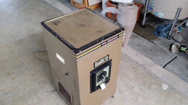 เครื่องขัดข้าวขาวเก่าญี่ปุ่น MARUYAMA  รุ่น SR550 สภาพดี  สามารถใช้ขัดสีข้าวกล้องให้เป็นข้าวขาว