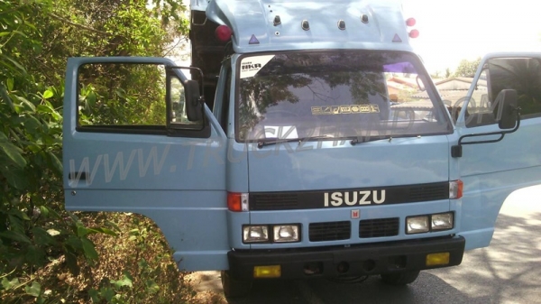 ISUZU NKR 55EUS 88 แรงม้า กระบะดั้ม แชชซีสวยตลอดเส้น หัวเก๋งเก็บใหม่