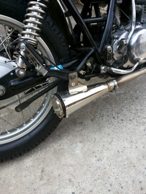 ขาย sr400 อินวอย  แต่งคาเฟ่สวยๆ รถเลี่ยมกริ๊บ เครื่องแน่นๆ ระบบไฟใช้ได้ทุกจุด ไมล์ขึ้น รอบขึ้น  ยางเต็ม ของแต่งพอสมควรตามรูป เอาไปขับหล่ออย่างเดียว  ขาย 63000 สนใจโทร 0903120561 Line: nooksh. (มีจุด)