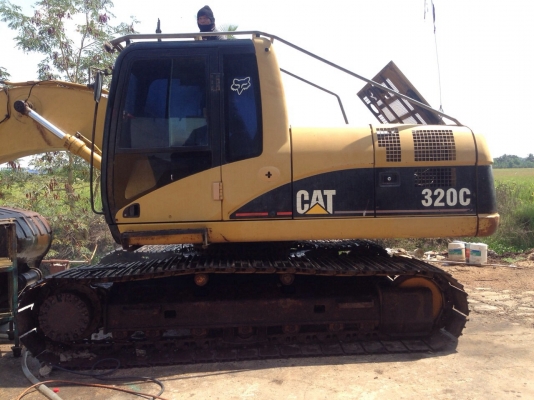 ขายรถแมคโครCAT320 C สภาพพรัอมใช้ ไฟฟ้าครบ แอร์ เครื่องเสียงครบ สนใจติดต่อ บอย085-156-2314