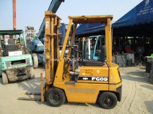 รถยก   KOMATSU    FG09-2    รหัสสินค้า : 14001670  หรือเพิ่มเติมไดที่ www.nihonmono.com