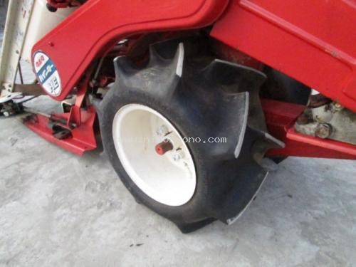 รถเกี่ยวข้าวเดินตาม    KUBOTA    HE305A    รหัสสินค้า : 14001683   หรือเพิ่มเติมไดที่ www.nihonmono.com