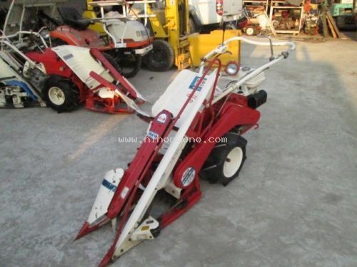 รถเกี่ยวข้าวเดินตาม    KUBOTA    HE305A    รหัสสินค้า : 14001683   หรือเพิ่มเติมไดที่ www.nihonmono.com