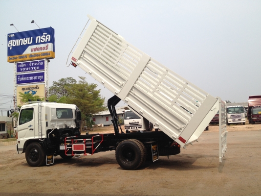 ขายรถห้างต่อดั้มพ์เกษตร HINO MEGA เครื่อง JO8C 225 แรงม้ากระบะดั้มพ์เกษตร ยาว 5.30 เมตร สูง 1.70 เมตร ยาง 900 ขอบ 20 สวยๆกระบะต่อใหม่ พร้อมเล่มทะเบียนรถห้างนะคะ