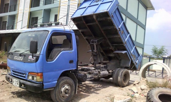 ขายด่วนดั้ม120  ฝาดำ  Fหน้าหลัง    ดั้มยาว3.60   ยาง8.25-16