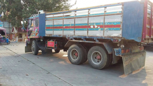 ขาย10ล้อ2เพลาดั้ม มิตซูบิชิ FN527 MA เครื่อง195 เเรง เบรกใหญ่ คัชชีใหญ่