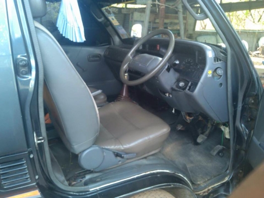 ขายรถตู้   หัวจรวดหลังคาต่ำ   ปี39  พวงมาลัยพาเวอร์  แอร์   รถพร้อมใช้งานได้เลย