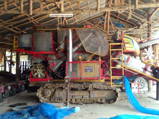 ขายด่วน!! รถเกี่ยวข้าว ไอ้หนุ่มไวไฟ จัมโบ้ ปี 53 (ไม่มีคนขับ)