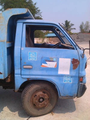 หกล้อเล็ก อีซูซุ TL74ดั้ม3คิว สภาพเดิมๆรถใช้งานได้ เลย ภาษีเต็ม ทะเบียนพร้อมโอน ราคา 180,000บ  ครับ