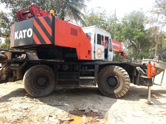 ขายรถเครน  taro k r  25 ตัน โทร 0867312729