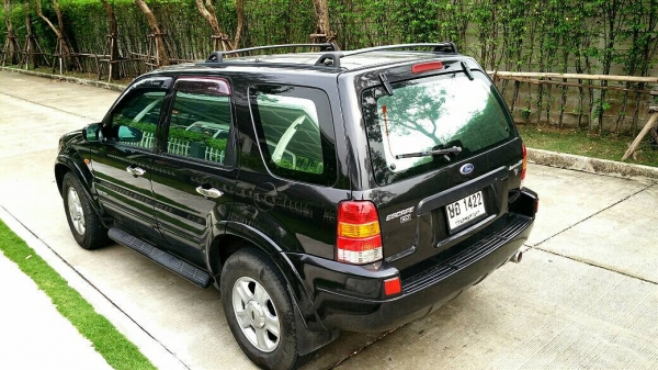 Ford Escape 3.0 XLT สีดำ  AUTO Sunroof ตัว TOP