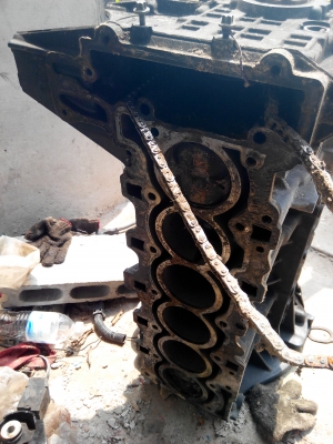 BMW X3 block cylinder (เสื้อสูบเครื่อง บีเอ็มดับเบิลยูเอ็ก 3)2009 พร้อมลูกสูบเพลาข้อเหวี่ยง  20000 บาท