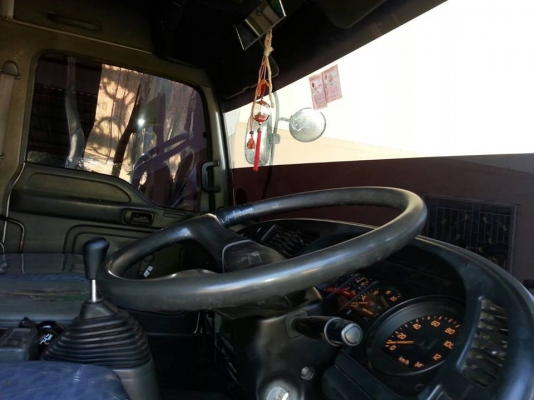 ขายสิบล้อยูโร2 270 สนใจติดต่อได้ที่ 085-3635720หรือ 089-9198420