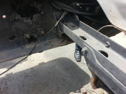 รถฮีโน่ 10 ล้อ FL3H  195 แรงม้า.  ( ขายหัว / คัชซี. )   สนใจติดต่อ  081 - 6079515