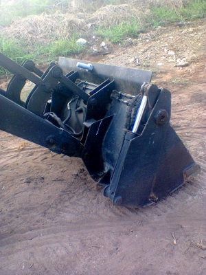 ขายรถไถสภาพพร้อมใช้งานยี่ห้อแมสซี่ ขายรถไถสภาพพร้อมใช้งานยี่ห้อแมสซี่