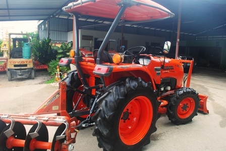ขายรถไถ Kubota L3608(4WD) พร้อมใบดันและผานพรวนช้าง รถสวย พร้อมใช้งาน