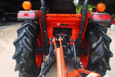 ขายรถไถ Kubota L3608(4WD) พร้อมใบดันและผานพรวนช้าง รถสวย พร้อมใช้งาน