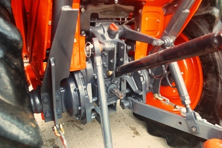 ขายรถไถ Kubota L3608(4WD) พร้อมใบดันและผานพรวนช้าง รถสวย พร้อมใช้งาน