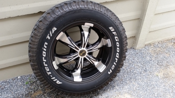 ขายล้อขอบ 18 พร้อมยาง bf 265/65R18