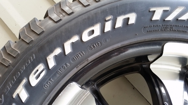 ขายล้อขอบ 18 พร้อมยาง bf 265/65R18