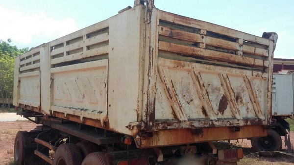 ขายหางพ่วง สามมิต  3  เพลา. ปี 49 - 50  ( มีขาย 3 หาง. ) / หาง สามมิต 2 เพลา. ปี 49. ( 1 หาง. )     สนใจติดต่อ  081 - 6079515