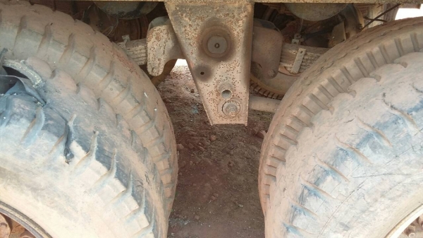 ขายหางพ่วง สามมิต  3  เพลา. ปี 49 - 50  ( มีขาย 3 หาง. ) / หาง สามมิต 2 เพลา. ปี 49. ( 1 หาง. )     สนใจติดต่อ  081 - 6079515