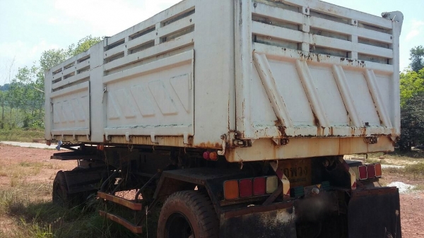 ขายหางพ่วง สามมิต  3  เพลา. ปี 49 - 50  ( มีขาย 3 หาง. ) / หาง สามมิต 2 เพลา. ปี 49. ( 1 หาง. )     สนใจติดต่อ  081 - 6079515