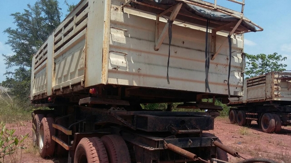 ขายหางพ่วง สามมิต  3  เพลา. ปี 49 - 50  ( มีขาย 3 หาง. ) / หาง สามมิต 2 เพลา. ปี 49. ( 1 หาง. )     สนใจติดต่อ  081 - 6079515