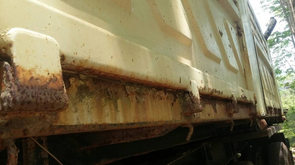 ขายหางพ่วง สามมิต  3  เพลา. ปี 49 - 50  ( มีขาย 3 หาง. ) / หาง สามมิต 2 เพลา. ปี 49. ( 1 หาง. )     สนใจติดต่อ  081 - 6079515