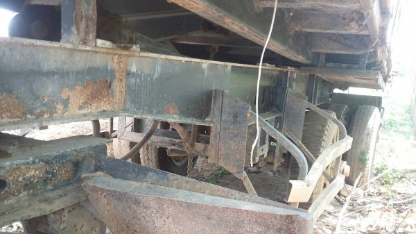 ขายหางพ่วง สามมิต  3  เพลา. ปี 49 - 50  ( มีขาย 3 หาง. ) / หาง สามมิต 2 เพลา. ปี 49. ( 1 หาง. )     สนใจติดต่อ  081 - 6079515