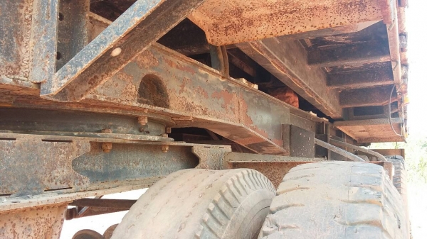 ขายหางพ่วง สามมิต  3  เพลา. ปี 49 - 50  ( มีขาย 3 หาง. ) / หาง สามมิต 2 เพลา. ปี 49. ( 1 หาง. )     สนใจติดต่อ  081 - 6079515