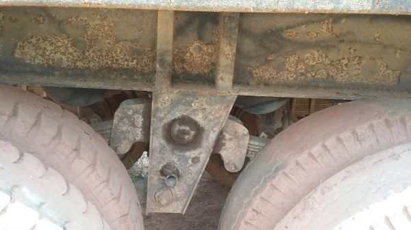 ขายหางพ่วง สามมิต  3  เพลา. ปี 49 - 50  ( มีขาย 3 หาง. ) / หาง สามมิต 2 เพลา. ปี 49. ( 1 หาง. )     สนใจติดต่อ  081 - 6079515