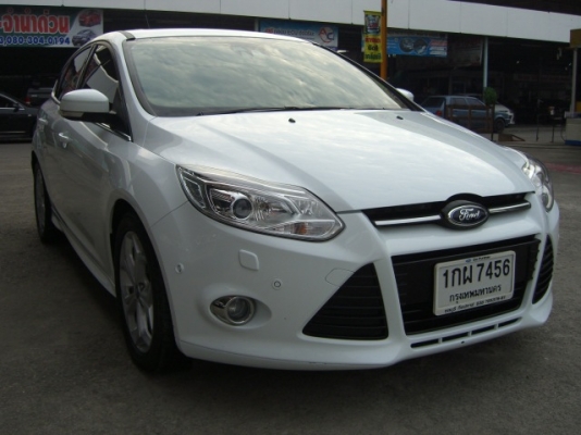 ขายด่วน FORD, FOCUS 2.0 ปี 2013 สีขาว เกียร์ออโต้รุ่นTOP สุด ๆรถใหม่ 1.07 ล้านPushStart SunRoof ,AirBagรอบคันCruiseControl ,จอดอัตโนมัติ มือ 1 ประกันชั้น 1 วารันตีศูนย์ยังเหลือ จัดไฟแนนได้ พร้อมโอน สุดคุ้ม ราคา 609000 บาท โทร 0813416296 ชัช