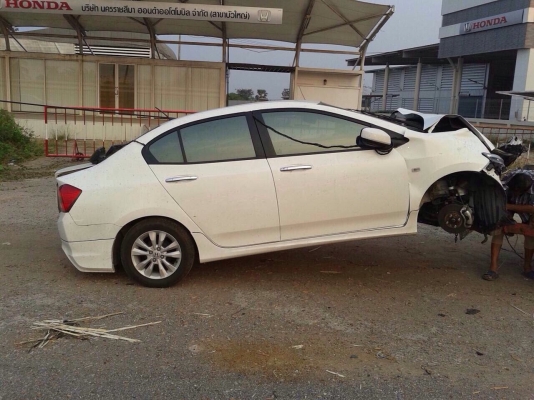 ฮอนด้านิวส์ซิดตี้ ปี13 สีขาว โอนลอยบุคคลหรือตัดท้ายเเละเเยกเป็นอะไหลทุกอย่าง