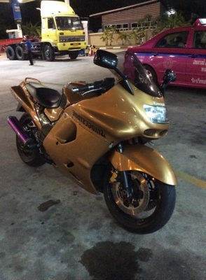 เก็บรายละเอียดเสร็จแล้วครับ ขายครับkawasaki. Zzr 1100.cc. รถจบครับพร้อมใช้ พร้อมออกทริป เครื่องแห้งๆผ้าเบรกใหม่ ยางดีสีสวย คาบูล้างแล้วถังล้างแล้วหัวเทียนเปลี่ยนใหม่น้ำมันเครื่องเปลี่ยนแล้ว ไฟหน้าซีนอน ท่อคู่งามๆความร้อนจบเกขึ้นครบ รอเดินเบานิ่ง บิดติดมือ เก็บรายละเอียดเสร็จแล้วครับ ขายครับkawasaki. Zzr 1100.cc. รถจบครับพร้อมใช้ พร้อมออกทริป เครื่องแห้งๆผ้าเบรกใหม่ ยางดีสีสวย คาบูล้างแล้วถังล้างแล้วหัวเทียนเปลี่ยนใหม่น้ำมันเครื่องเปลี่ยนแล้ว ไฟหน้าซีนอน ท่อคู่งามๆความร้อนจบเกขึ้นครบ รอเดินเบานิ่ง บิดติดมือ